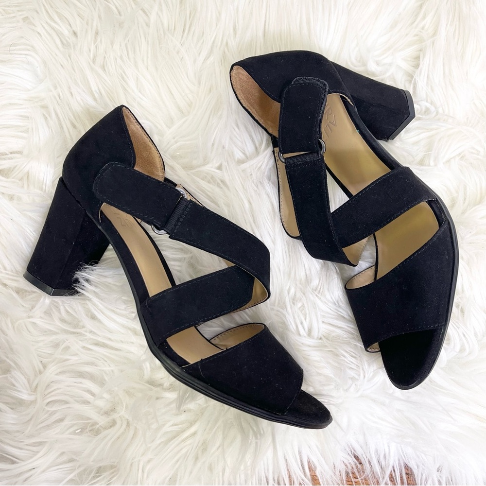 Naturalizer Lindy Heels Crisscross Strappy Sandals Faux Suede Black Size 7.5